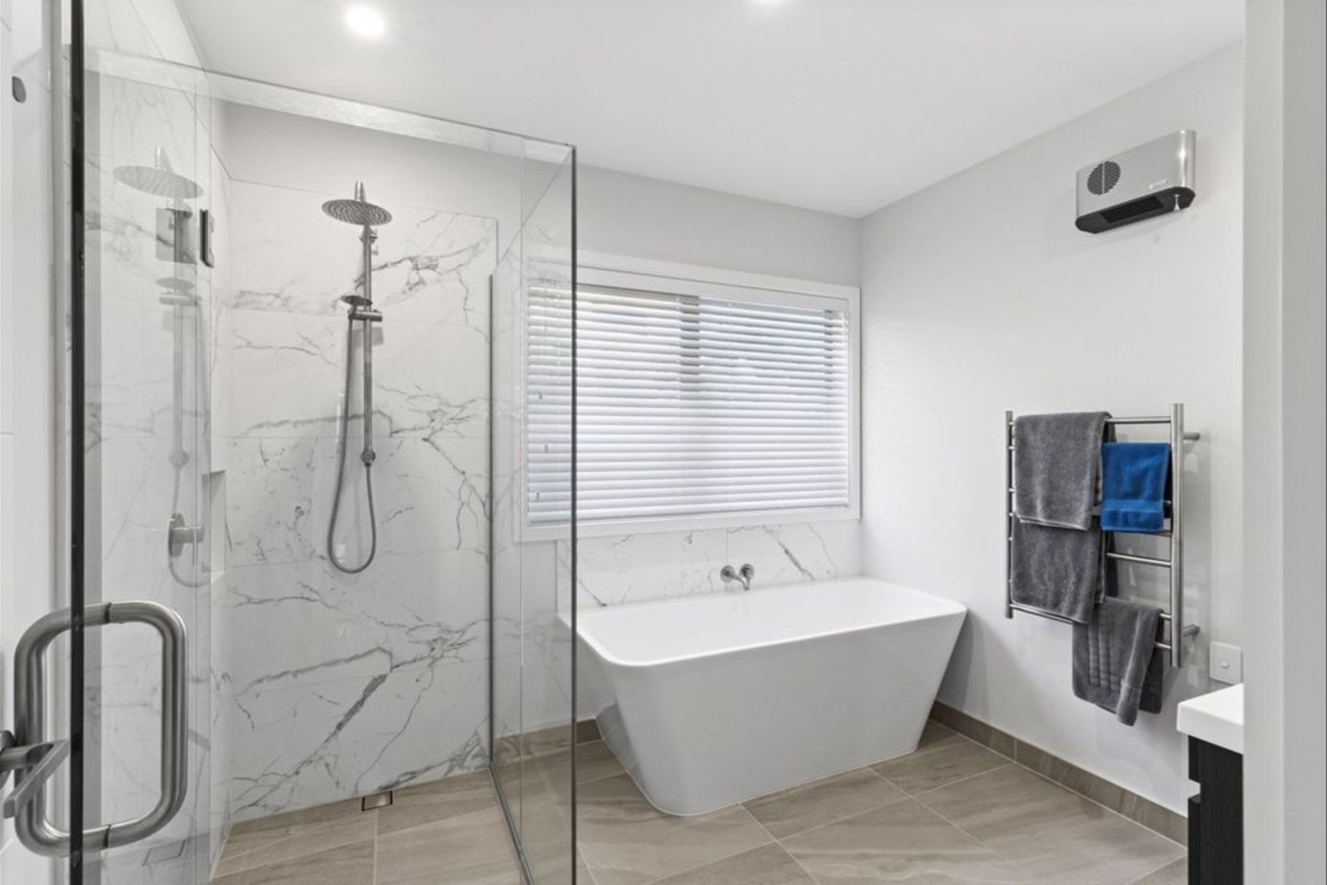 Tiled-bathroom-1.jpg