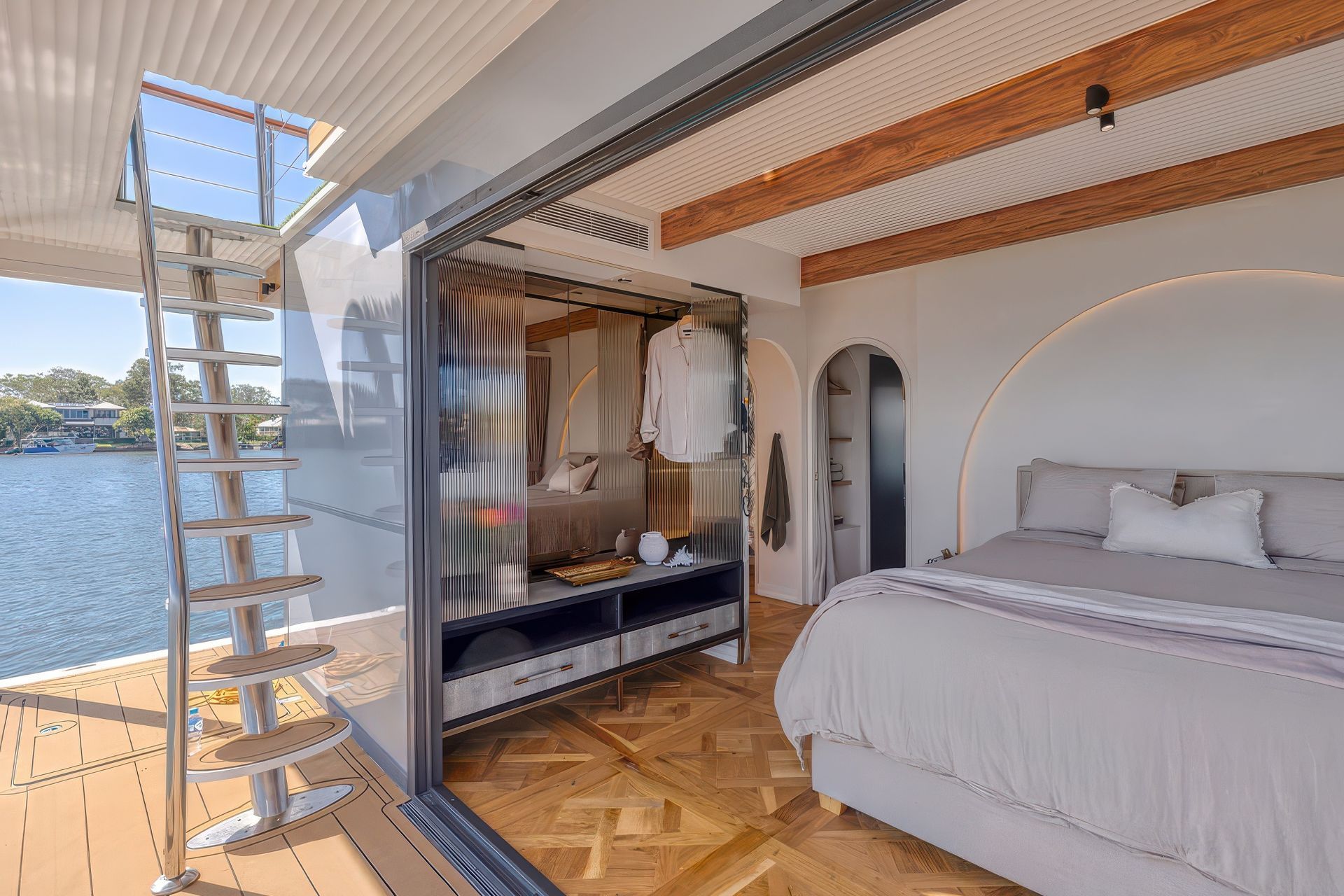 archipro-projectauhw1390versaillesnaturalthefrenchmartinihouseboat11.jpeg