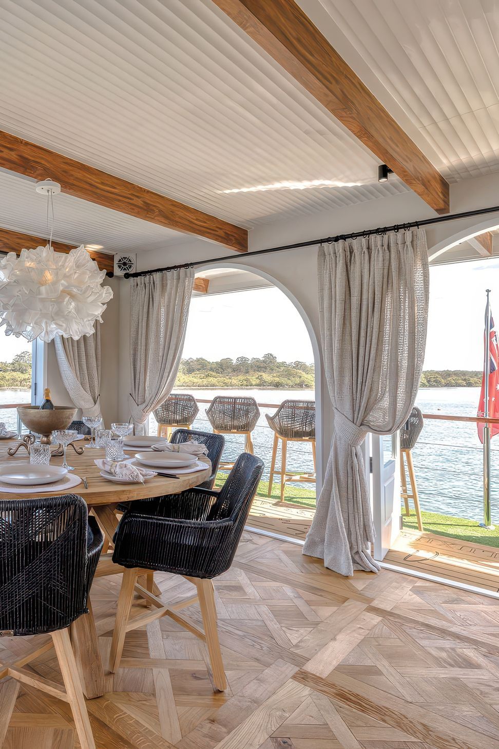 archipro-projectauhw1390versaillesnaturalthefrenchmartinihouseboat7portrait.jpeg