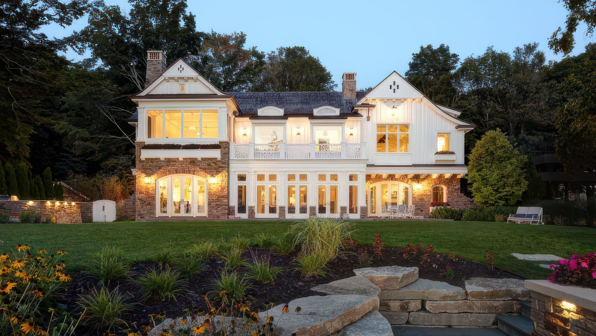 Michigan Lake House banner