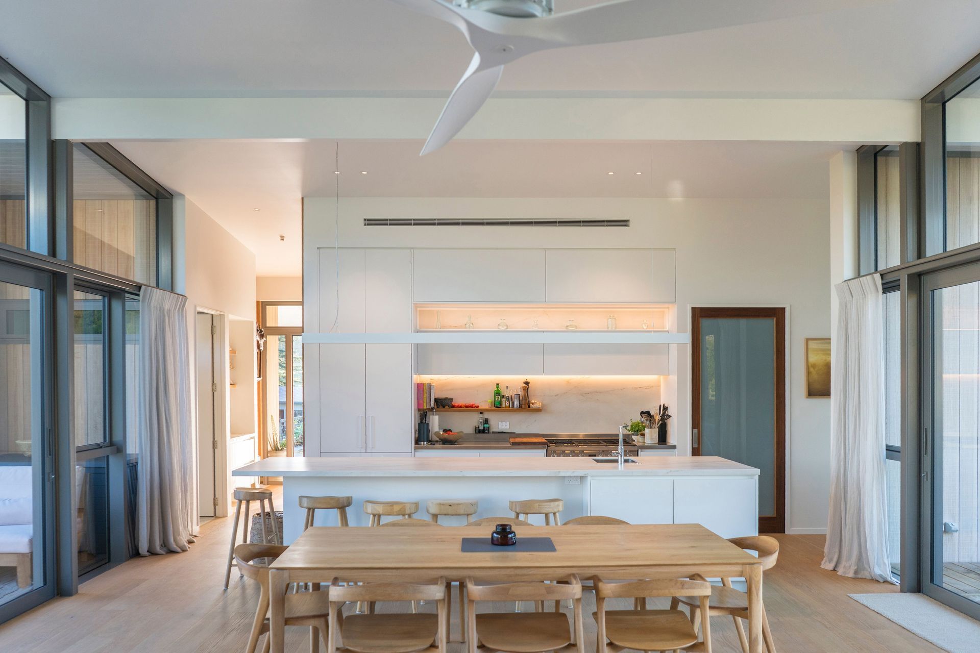 06-Titoki-HouseInterior-Kitchen-MorningScott-Thorp-Photographer6.jpg