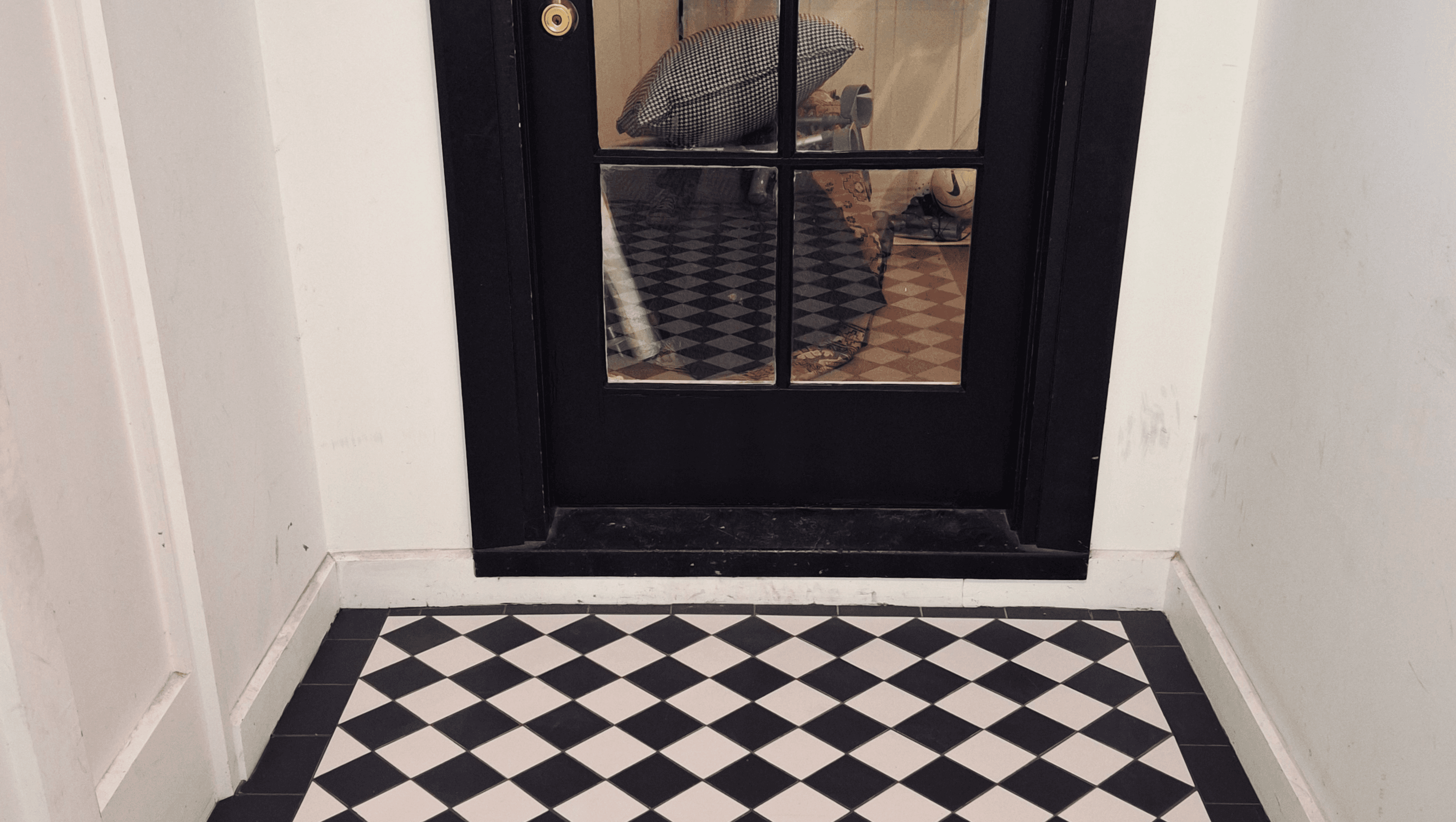 Colonial Tiled Porch