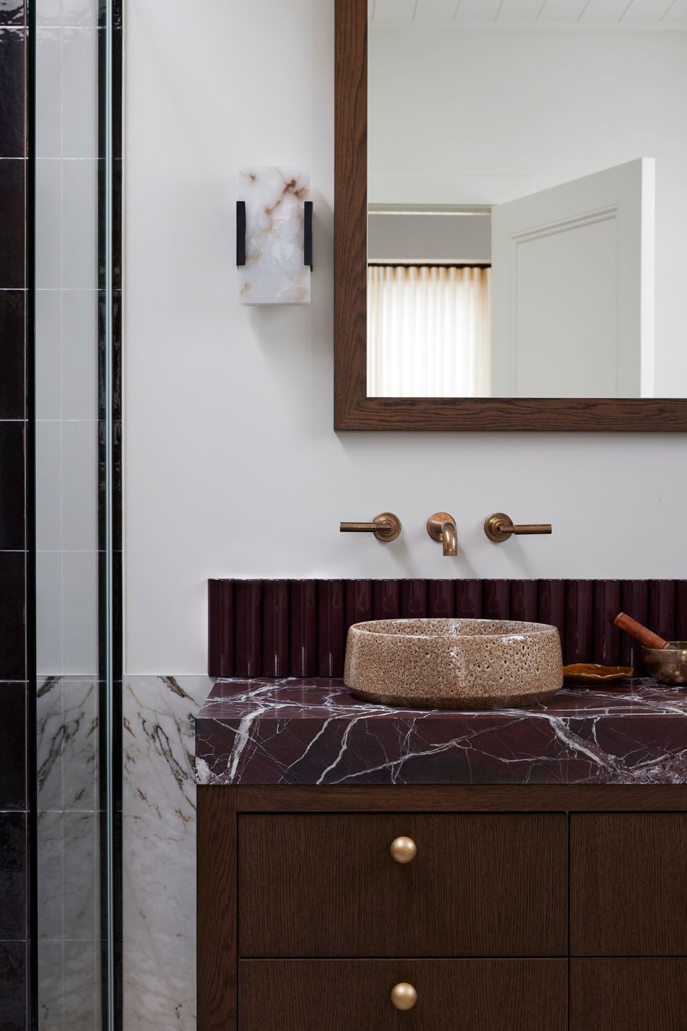 2411-ISLAND-Interiors-15-Oxford-Trce-380x.jpg