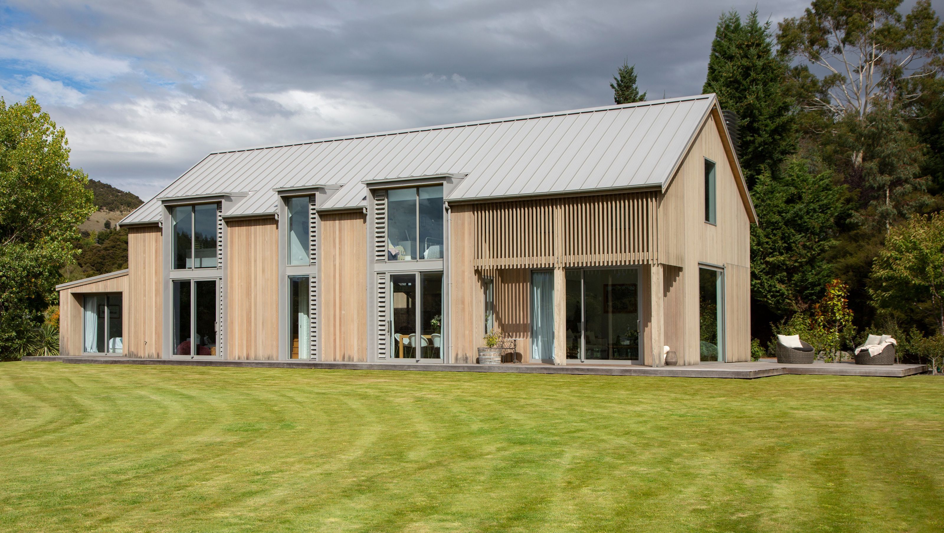Wanaka Cedar Barn Home