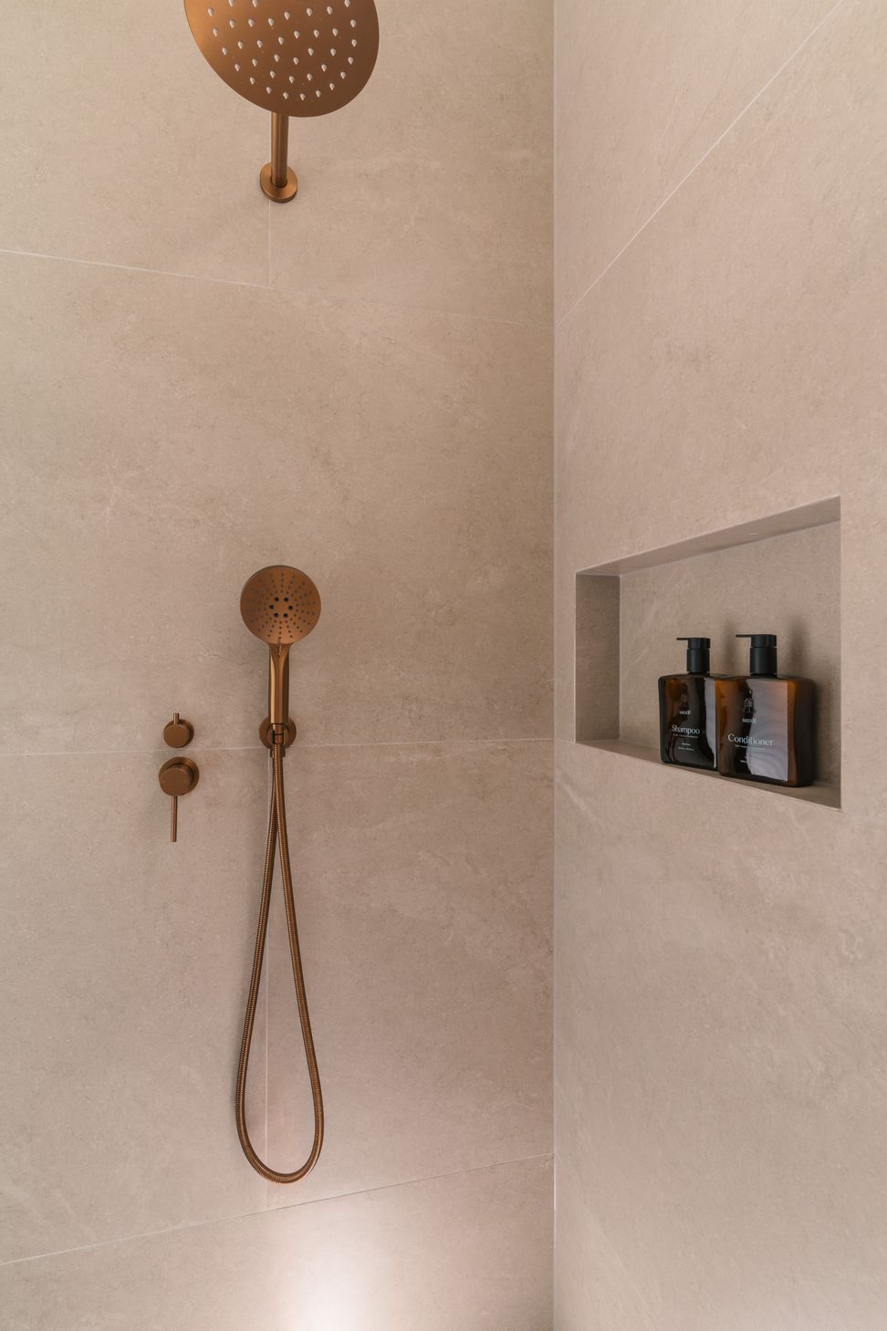 7R508433-ap-compressed.jpg