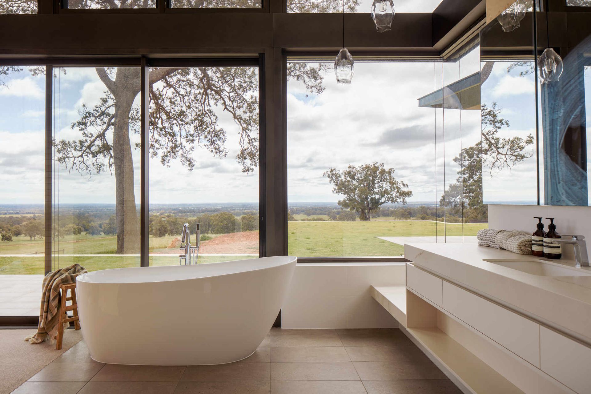 AX-H1600XXL-SS-Libbys-Retreat-Meelon-WA-Bathroom-1.jpeg