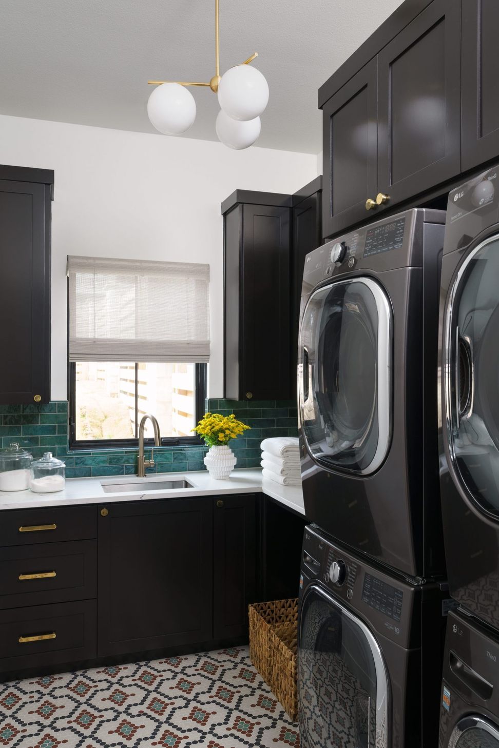 Etch-Design-Group-Etch-Interior-Design-Austin-Texas-Laundry-Room-scaled-portrait-ba83df907736629478f6a9aa64900e7c-thuagpe94ob1.jpg