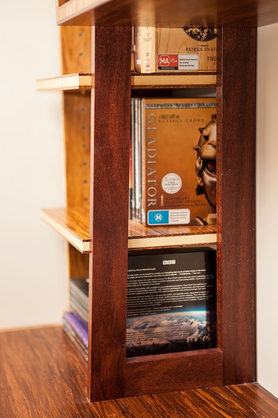 SelectCustomJoineryBookcase011-1.jpg