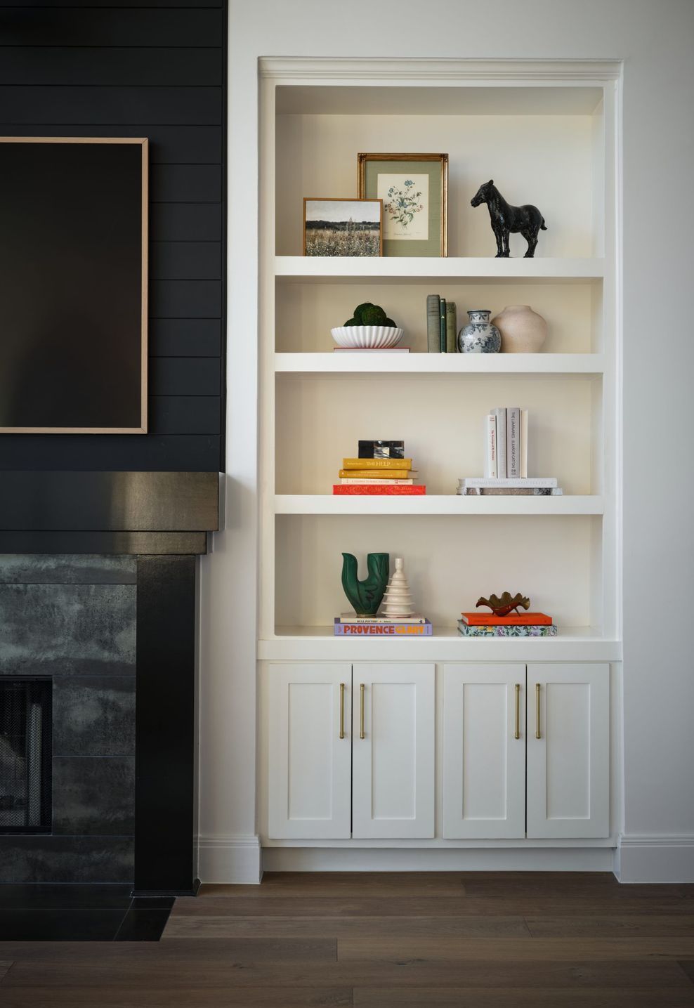 The-Uplands-Living-Room-Shelving-Etch-Design-Group-scaled-portrait-baa96d9f0d865a0562d3c7822178a817-3ypxwj4f0esh.jpg