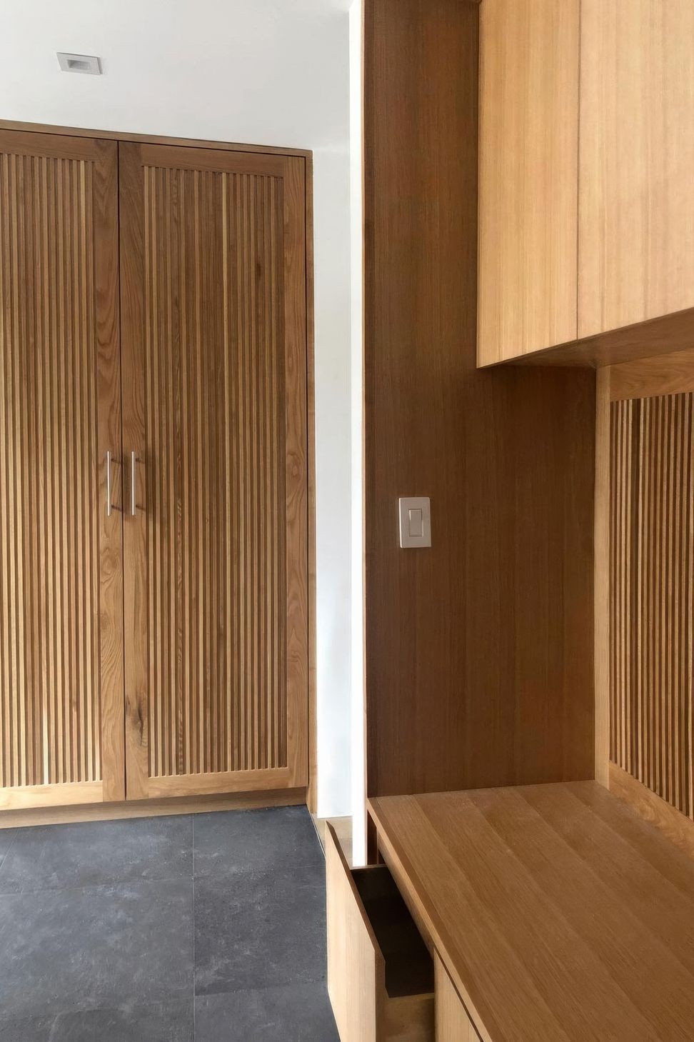 imgi22custom-millwork-for-modern-mudroom-in-long-island-residence-gigapixel-standard-v2-2x.jpg