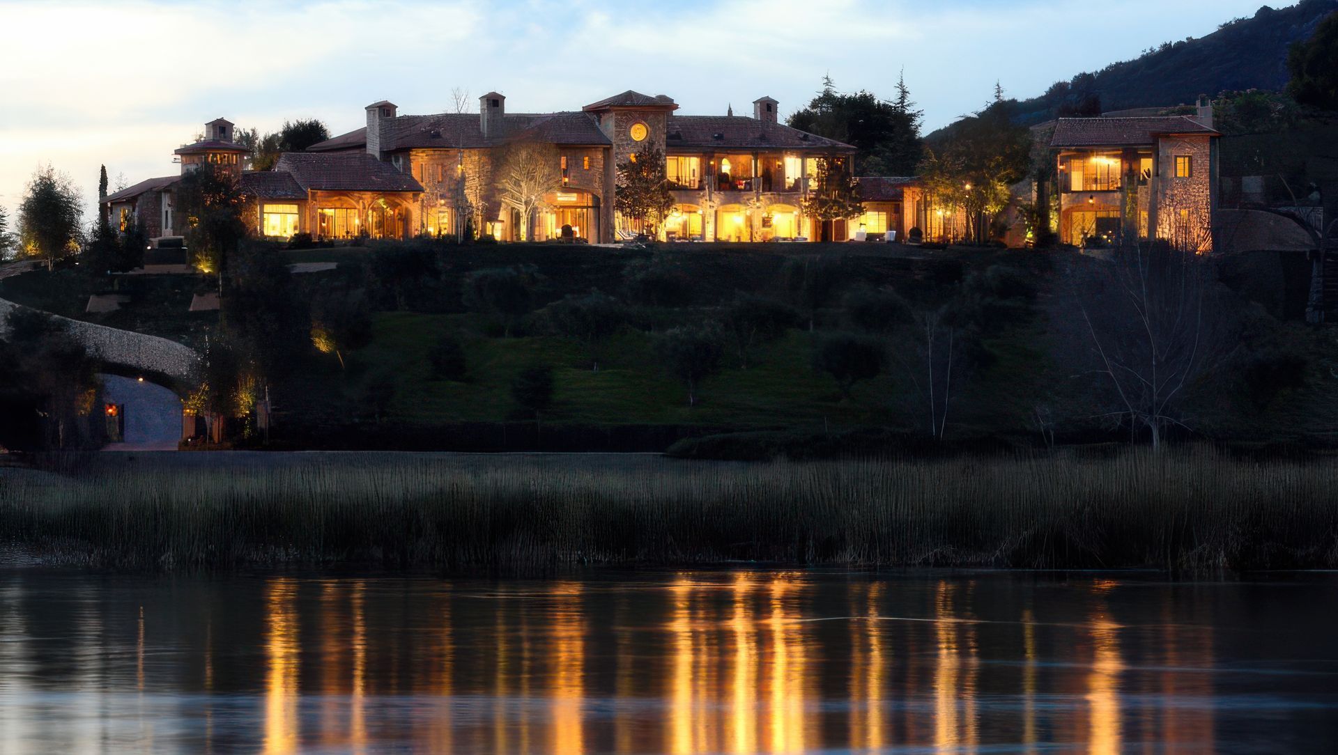 Villa Del Lago banner