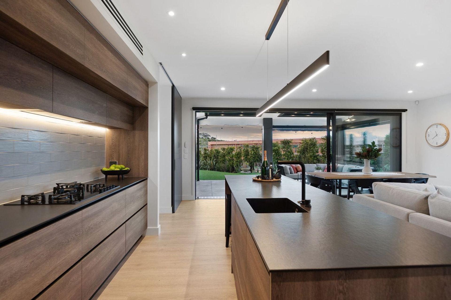 011Open2viewID582657-9RidgeleaRoad.jpg