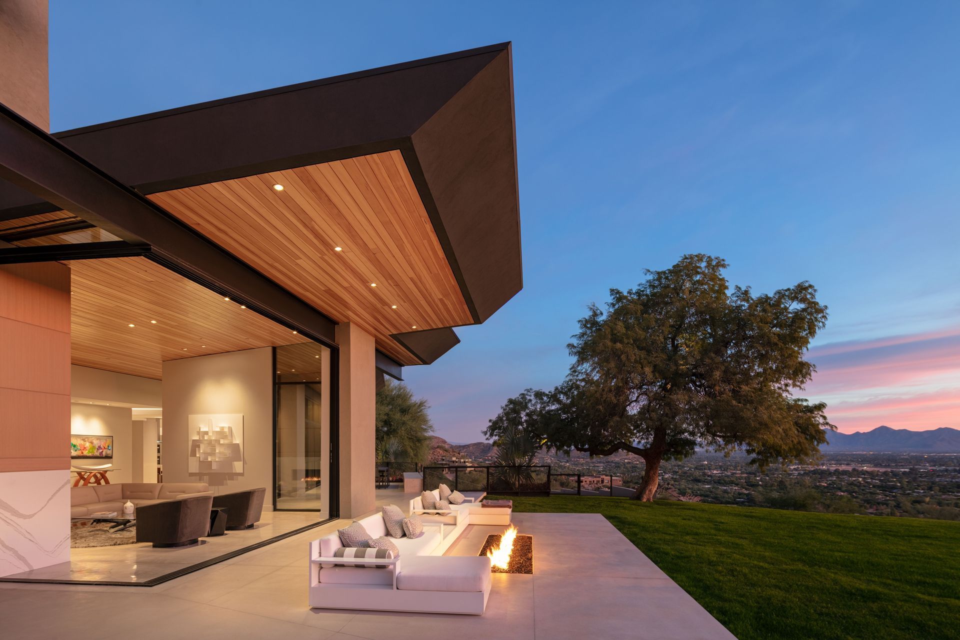 1-Front-Exterior-24-ap-compressed.jpg