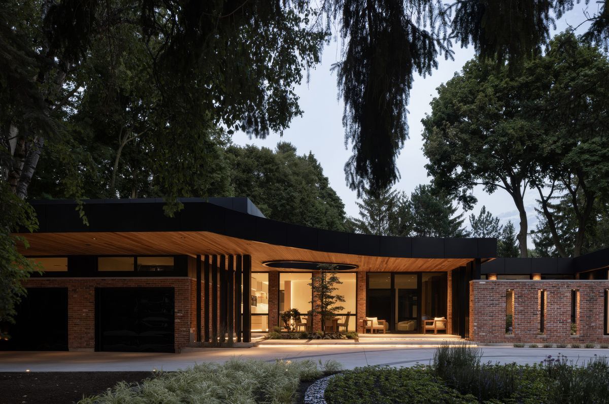 306 Lakeshore Road