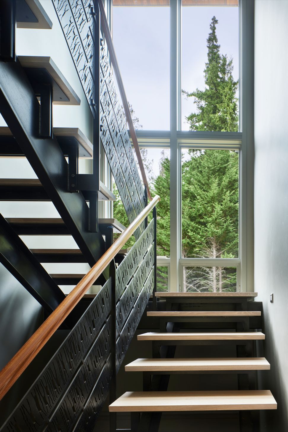 16Bainbridge-ap-compressed.jpg