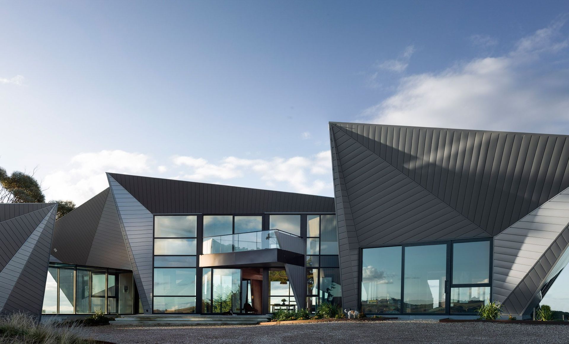 Royd Clan’s Autonomous House | Project of the Month