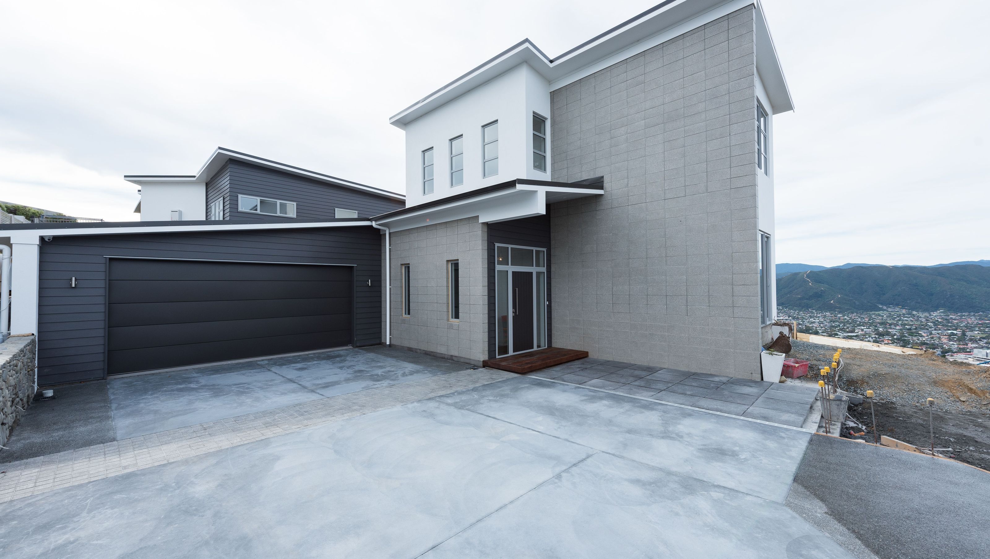 Tirohanga House