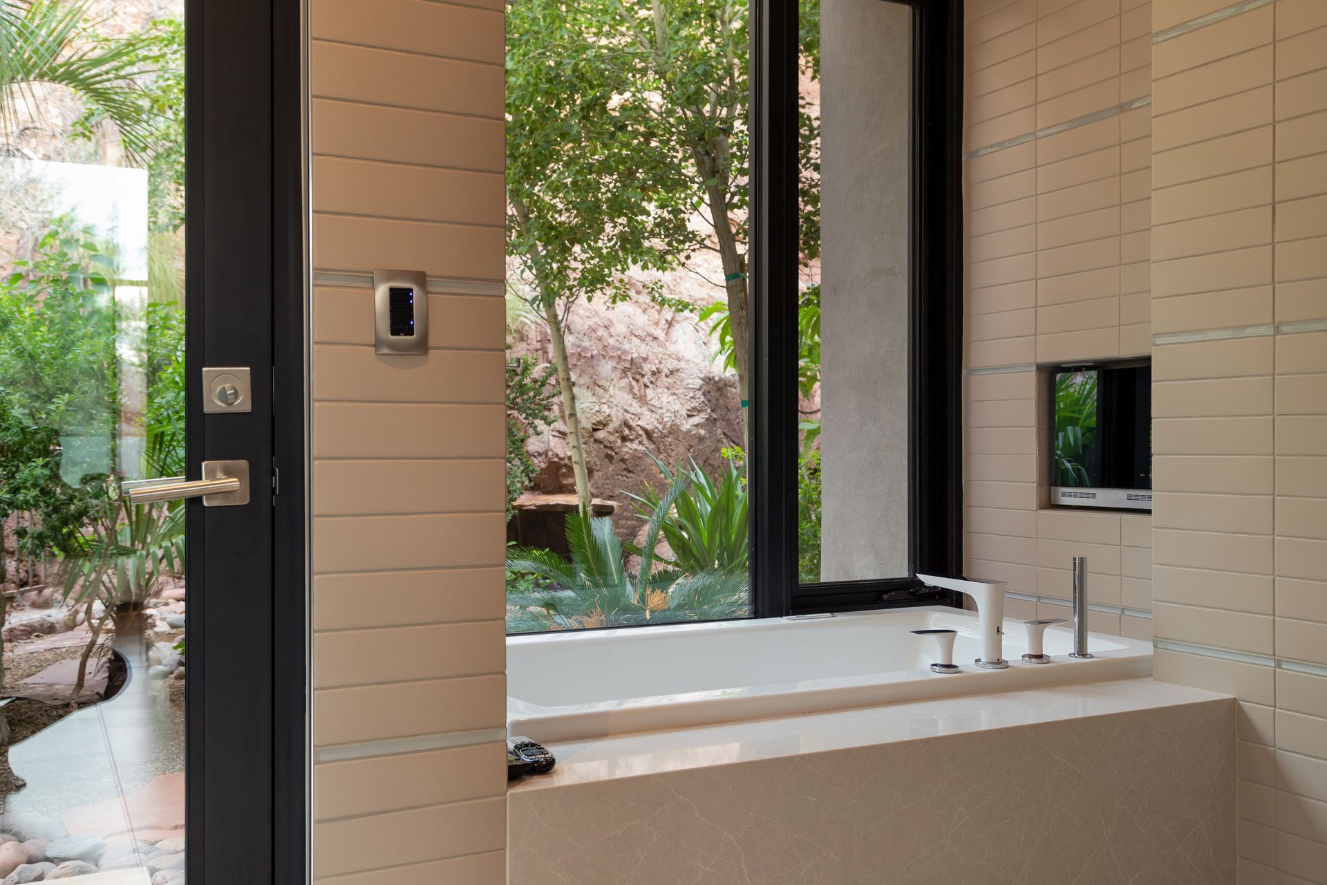 4-Master-Bathroom-3-ap-compressed.jpg
