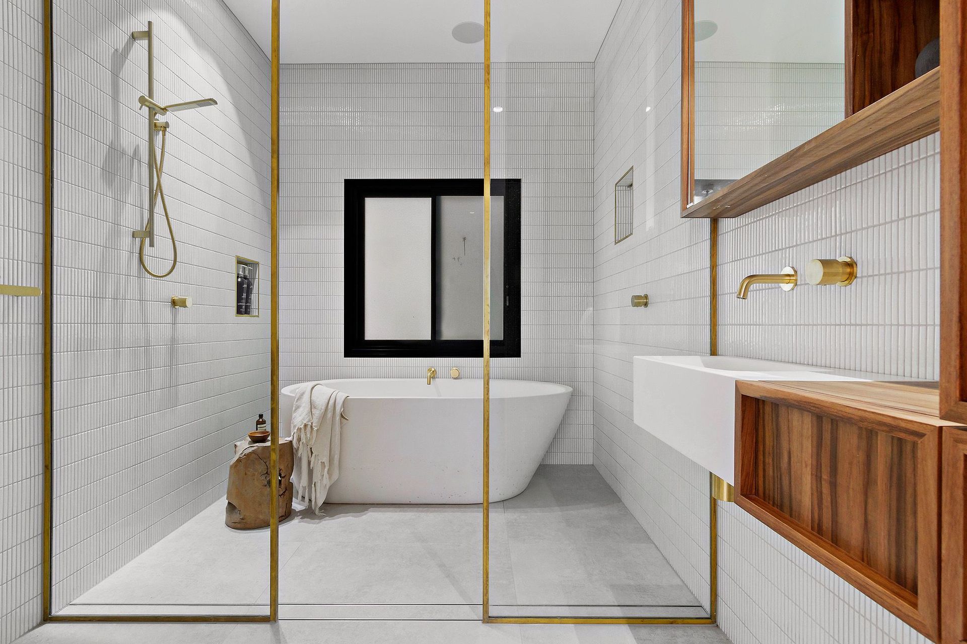 6-Bathroom.jpg