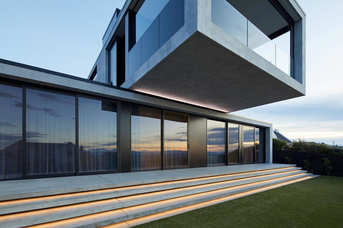 Cantilever House