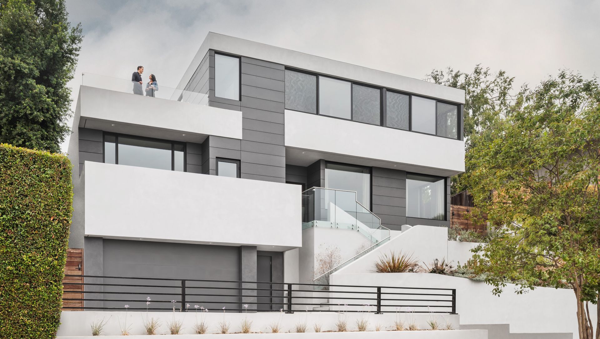 R&R House banner