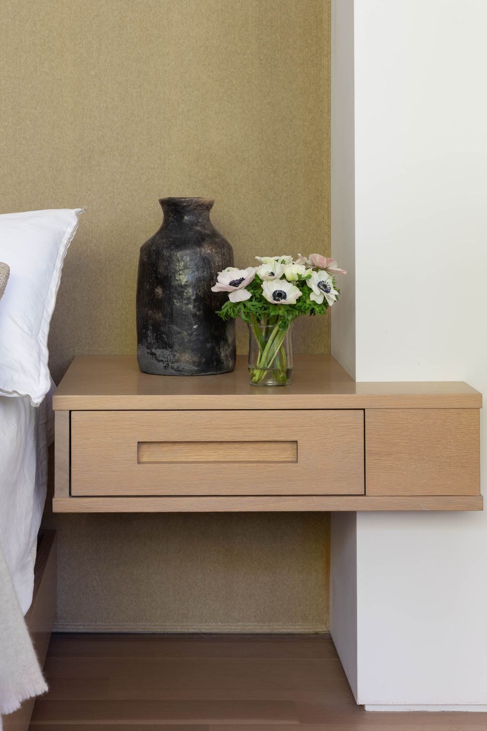 AssembledgeDobkinMainBedDetail0014-Edit.jpg