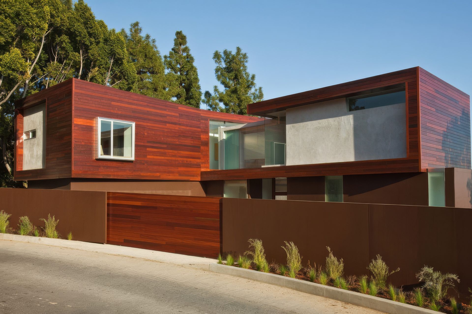 BlumenthalSunsetPlaza0483edit-e1727373819143-1024x654-upscaled-by-Replicate.jpg