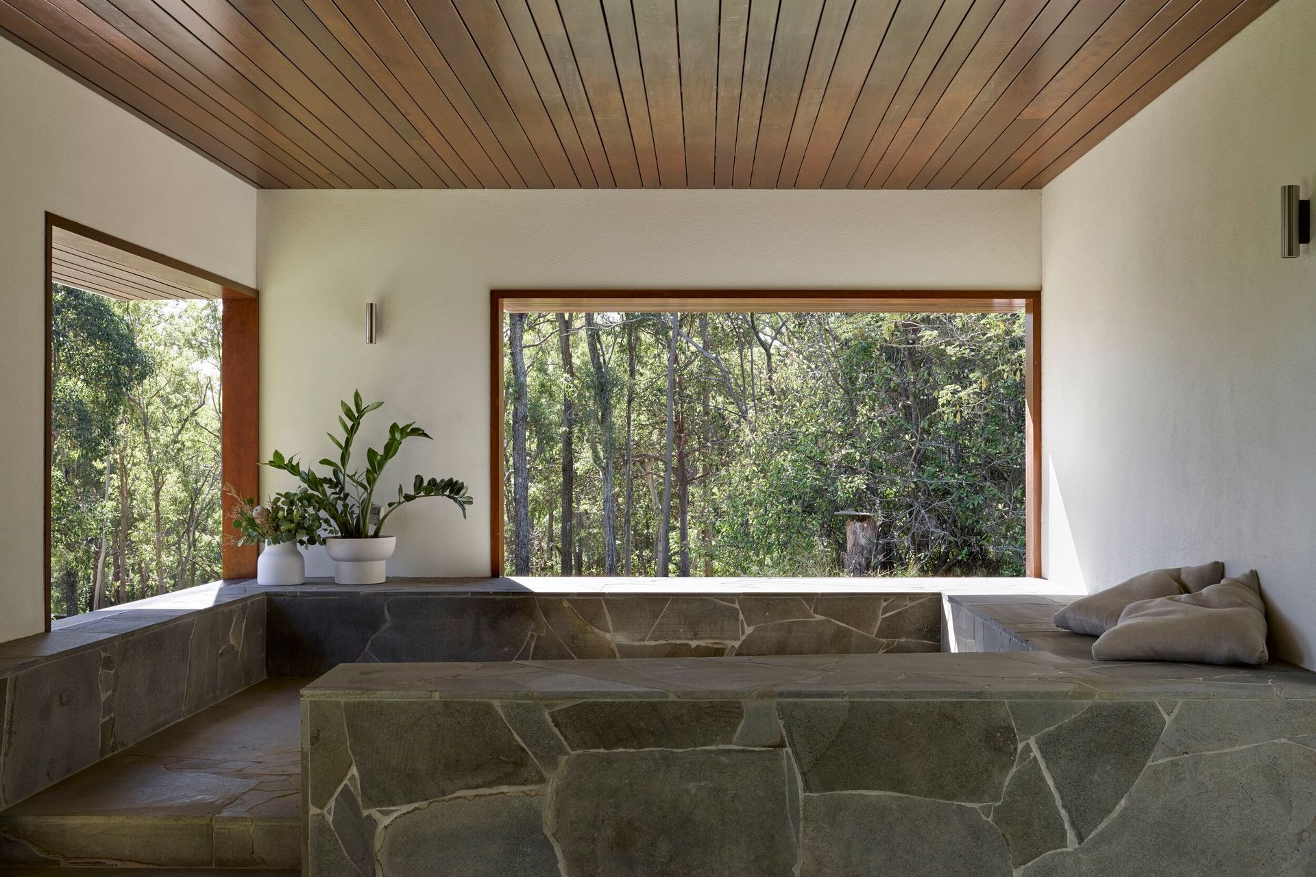 J&amp;J RESIDENCE