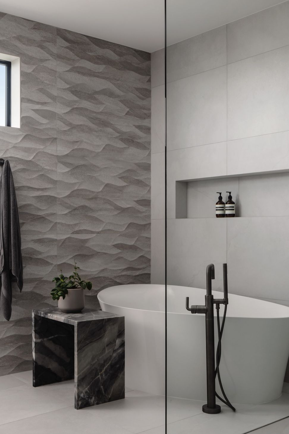 Cypress-Residence-ALIGN-Austin-Architects-Owners-Bath-1.jpg