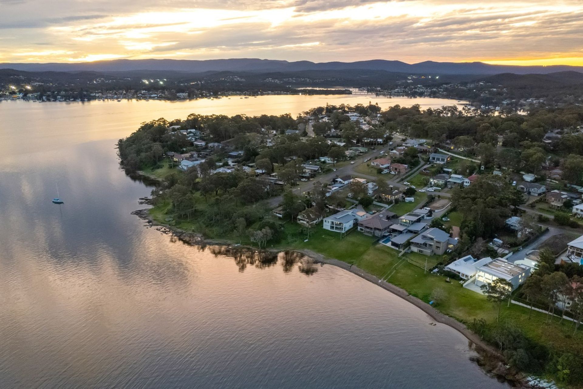 Bolton Point Residence - High End Residential