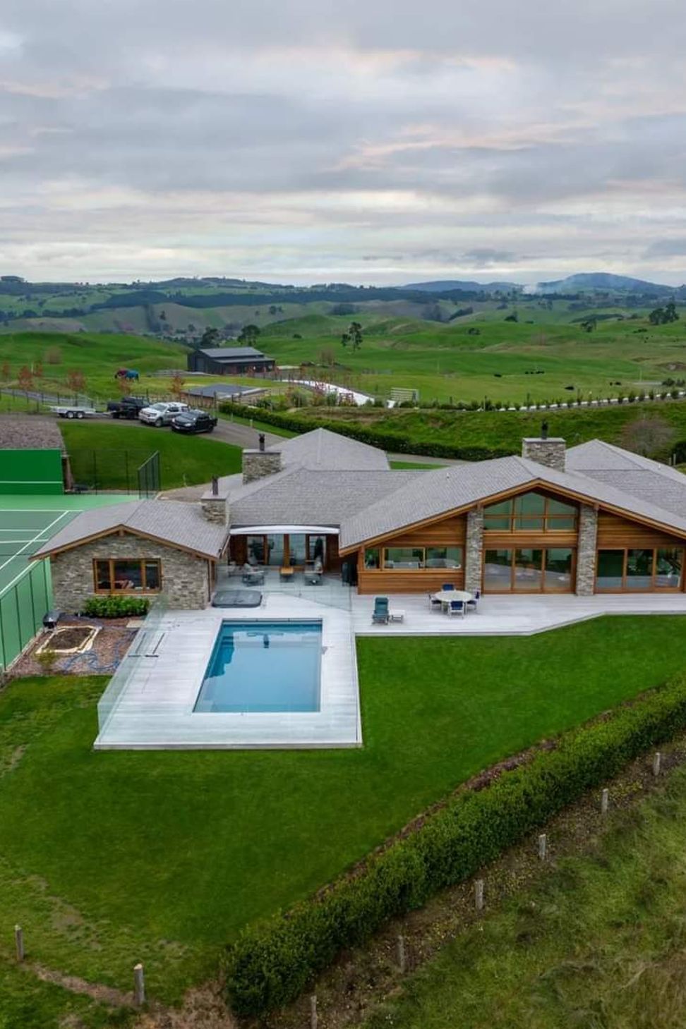 Whakaroa House