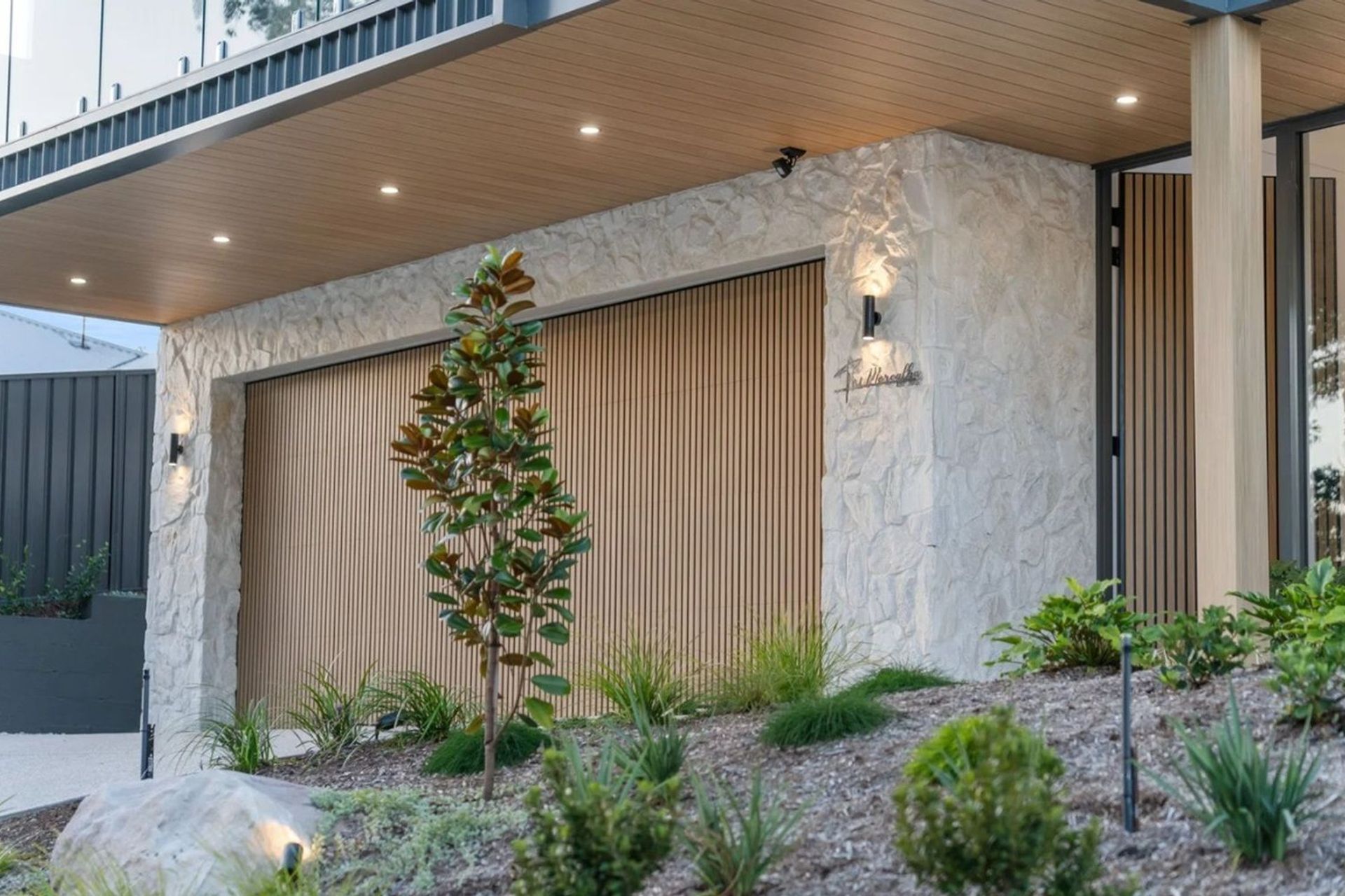 Facade-2-Merealba-House-by-Distinct-Innovations.jpg