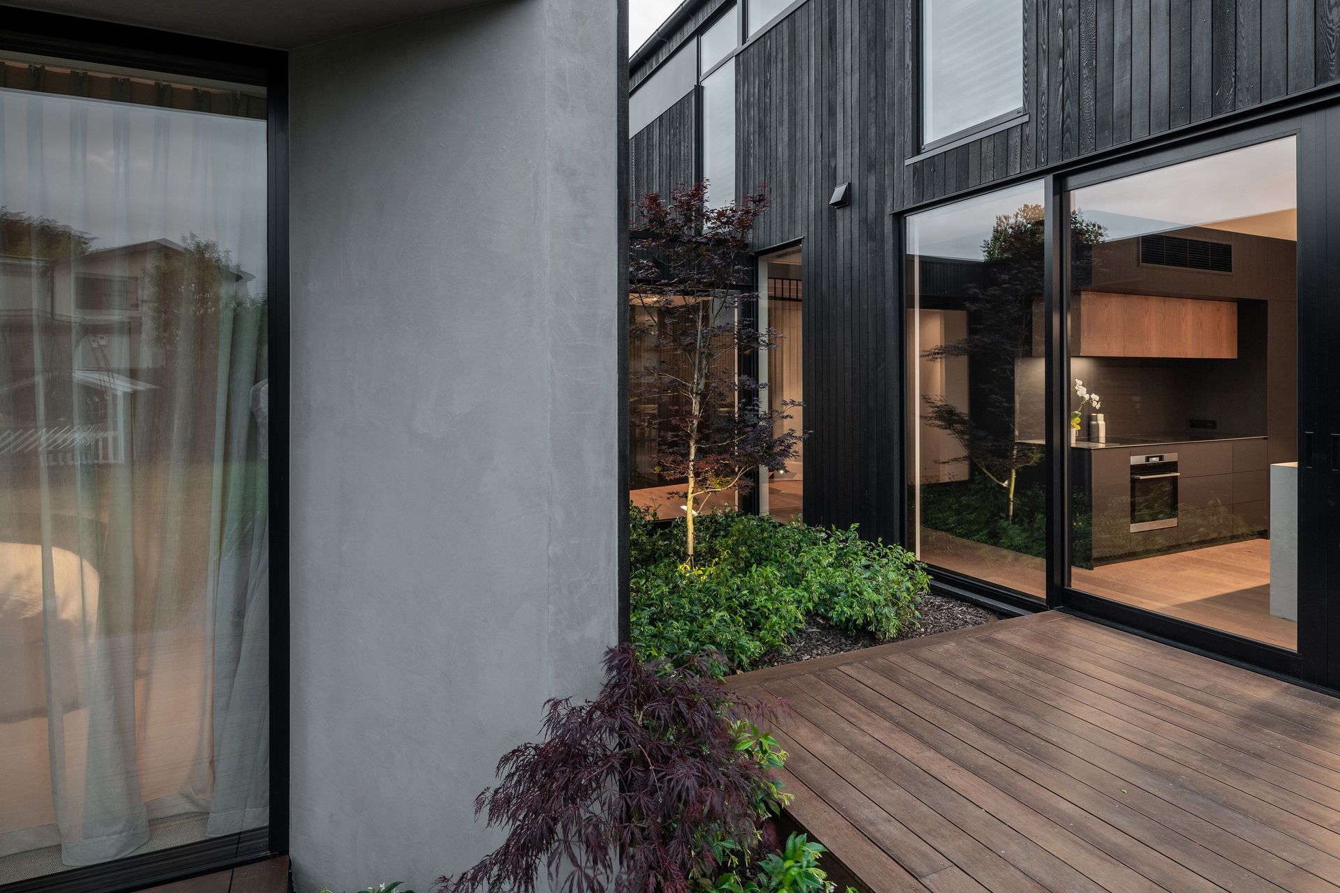 Fulcrum-House-Garden-to-Kitchen-Stephen-Goodenough.jpg
