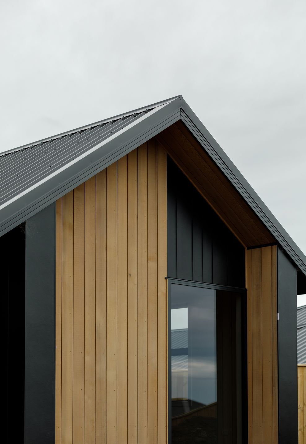 GeniaBelvedere-DriveExterior-Angle-01-ap-compressed-v2.jpg