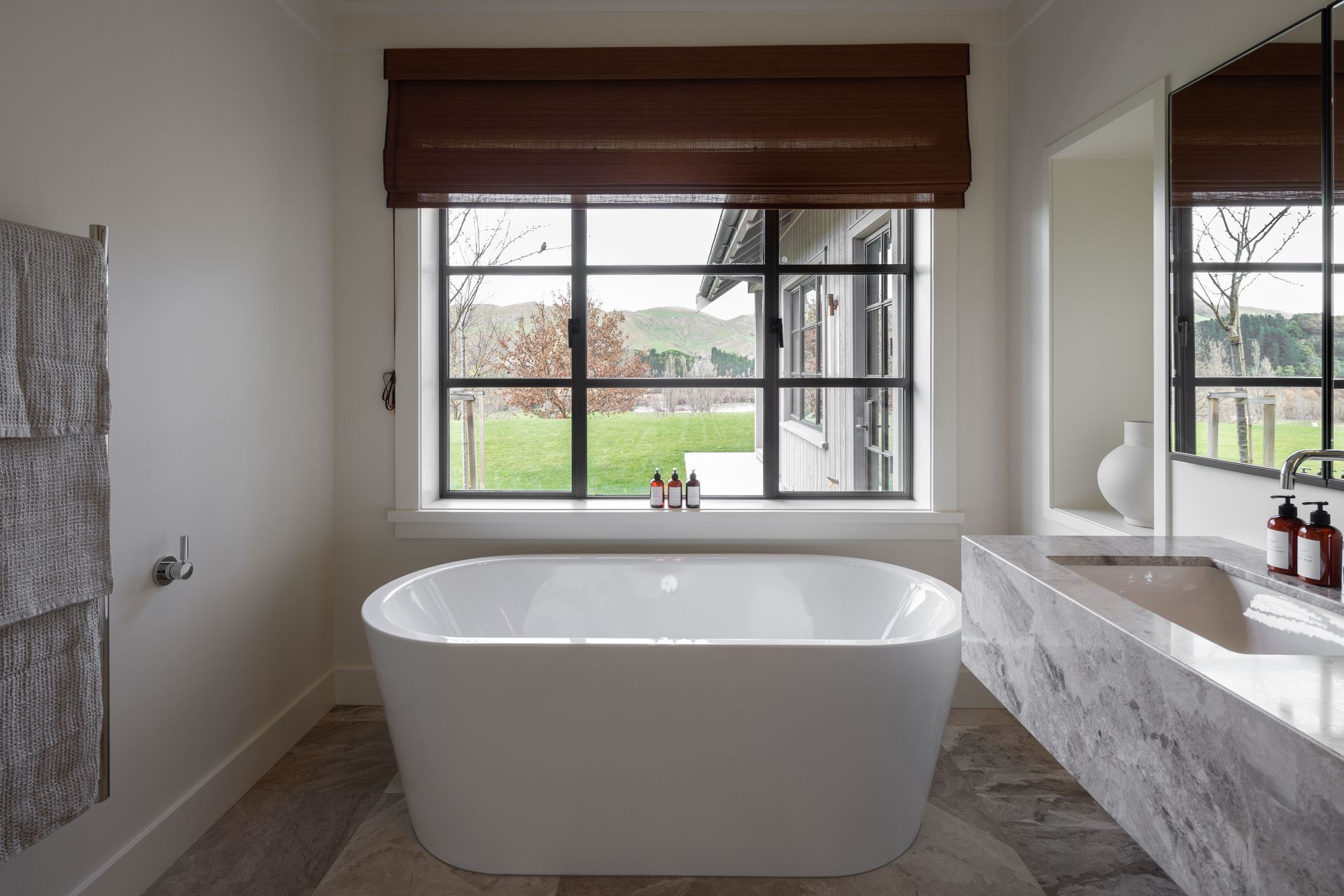 Euchre Lodge - Black Barn Luxury Retreat