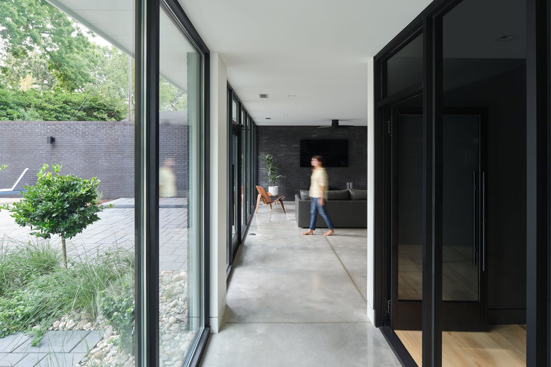 KeithIsaacsAugustHouse-RACO-003-web.jpg