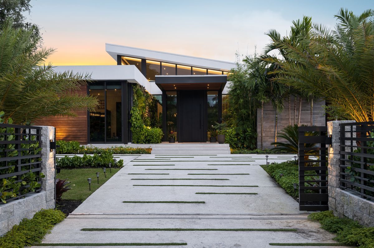 ZAM Residence, Pincrest