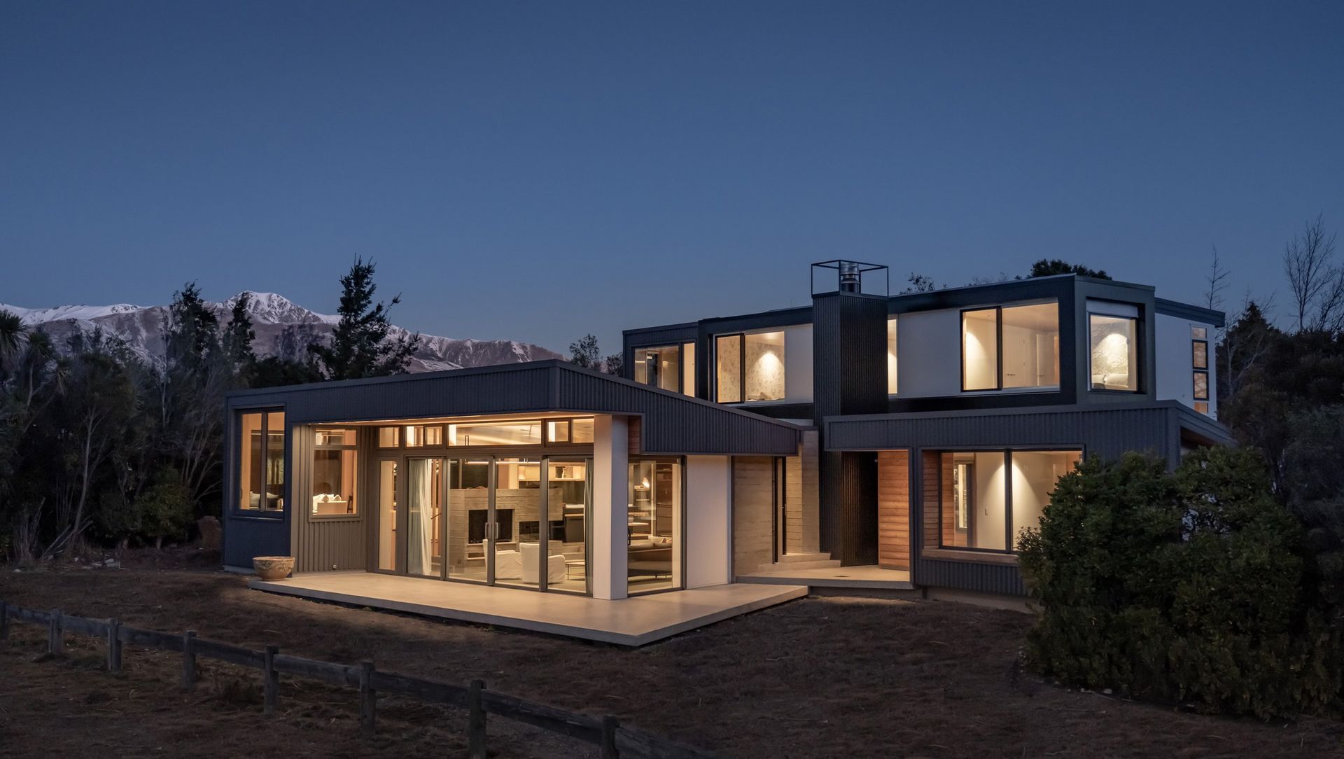 View House, Lake Hawea banner