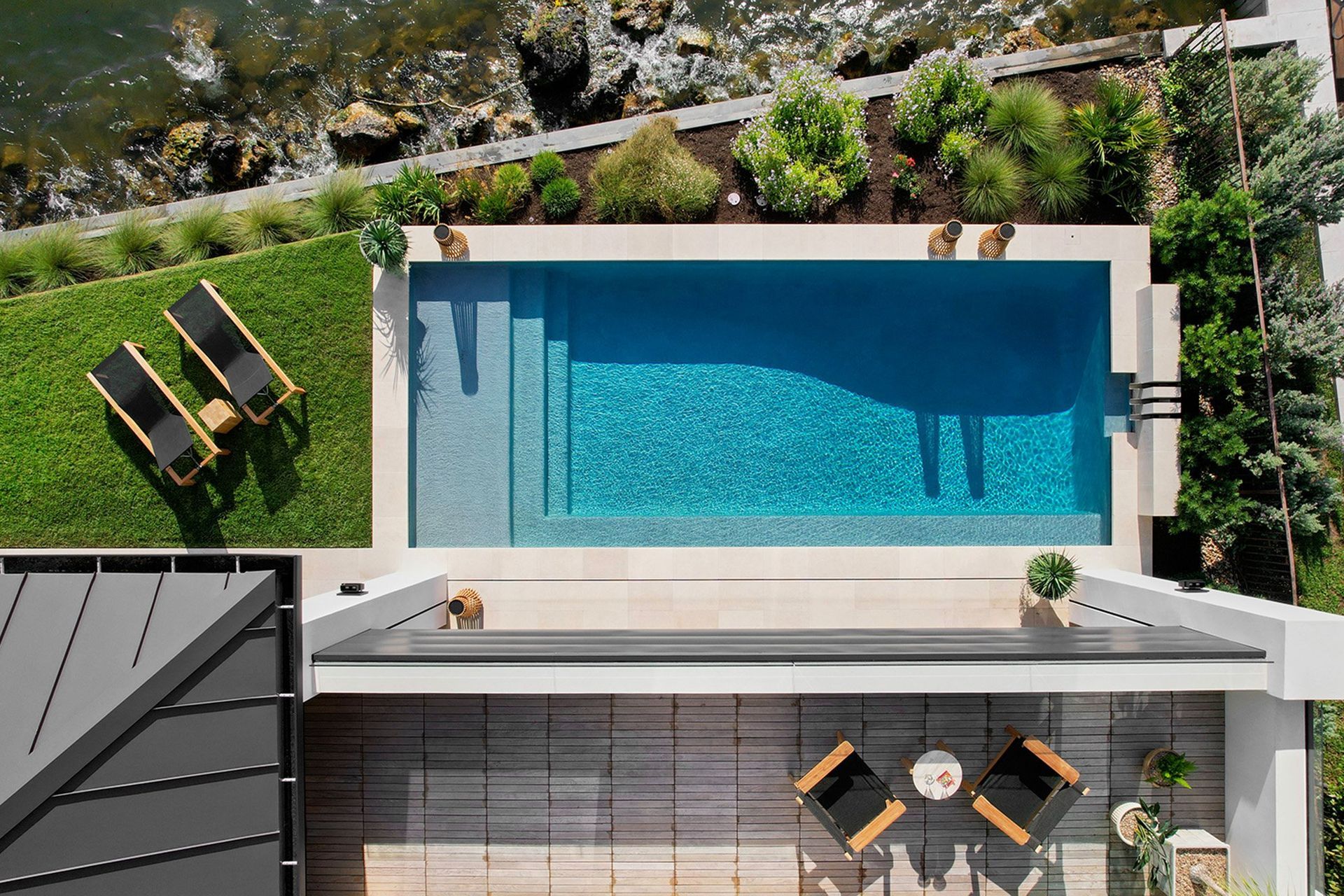 Mark-Richardson-Architects-Waters-Edge-Lake-Austin-Texas-02.jpg