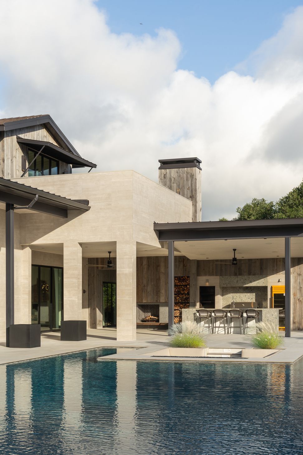 Modern-Showcase-Driftwood-Texas-Home-ALIGN-Austin-Architects-11.jpg