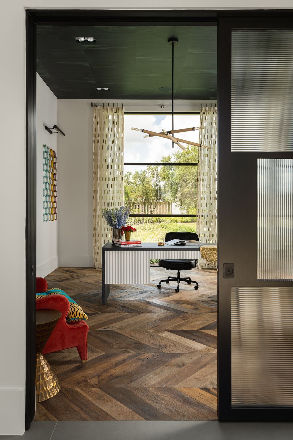 Modern-Showcase-Driftwood-Texas-Home-ALIGN-Austin-Architects-24.jpg