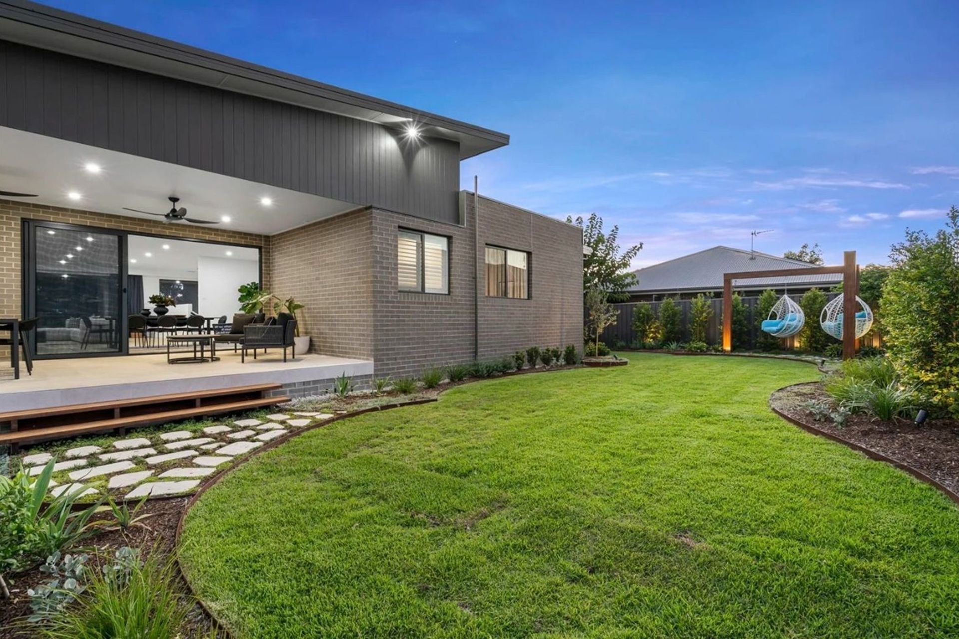 Rear-Merealba-House-by-Distinct-Innovations.jpg