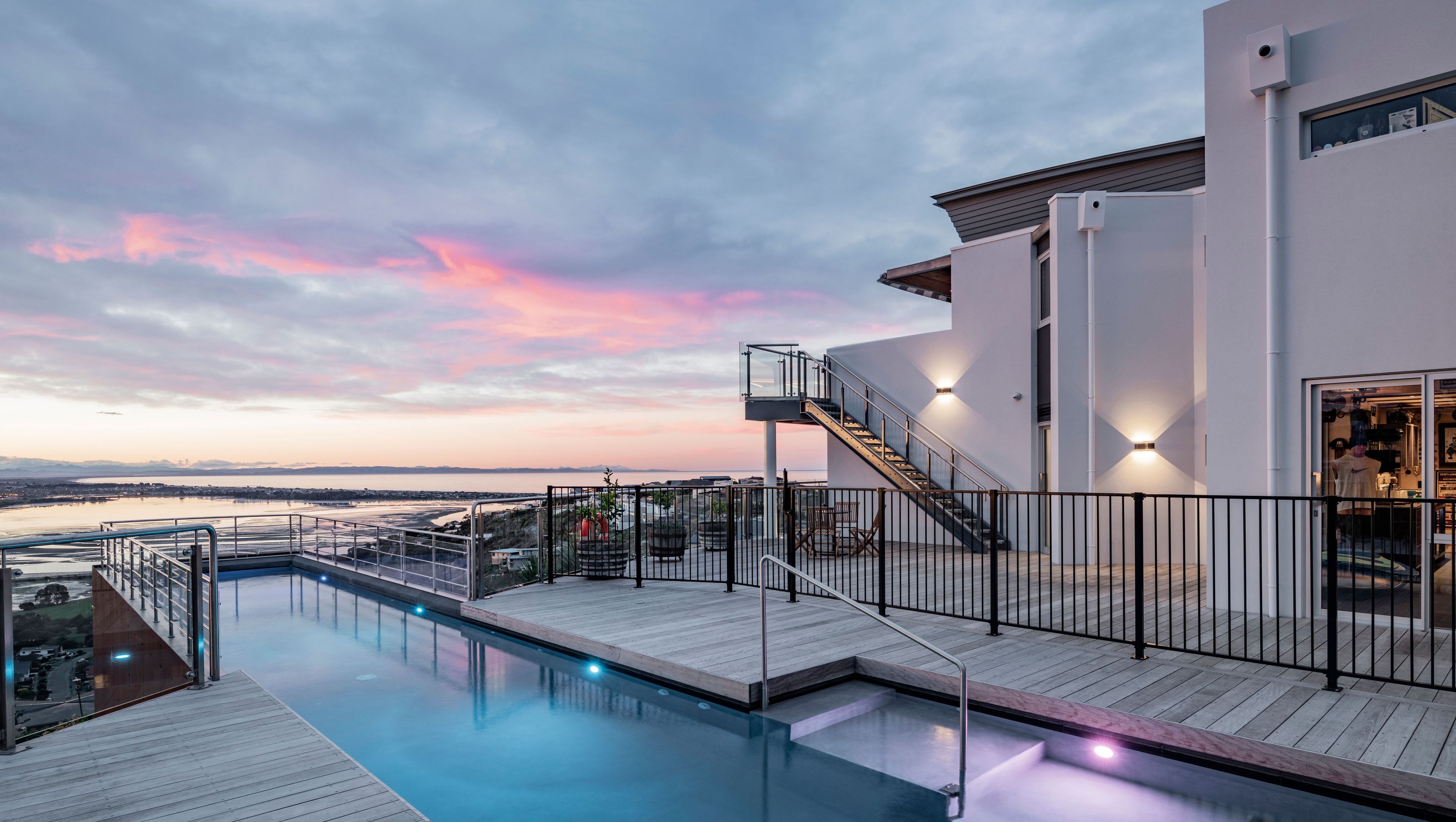 Redcliff's Residence