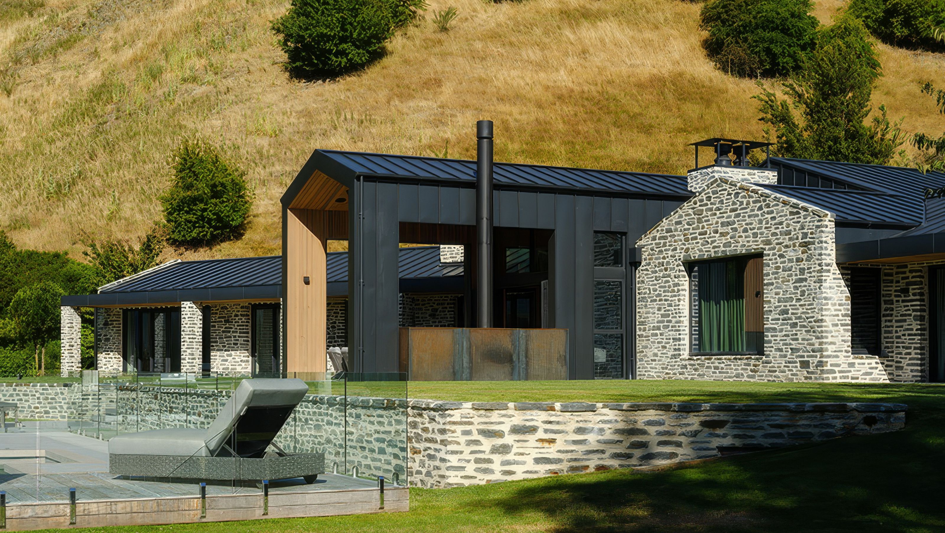 LAKES HAYES HOME