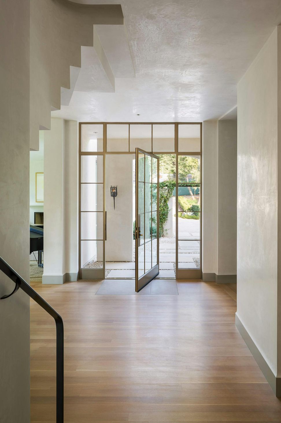 Tarryhill-Andrew-Pogue-V-Foyer-3.jpg