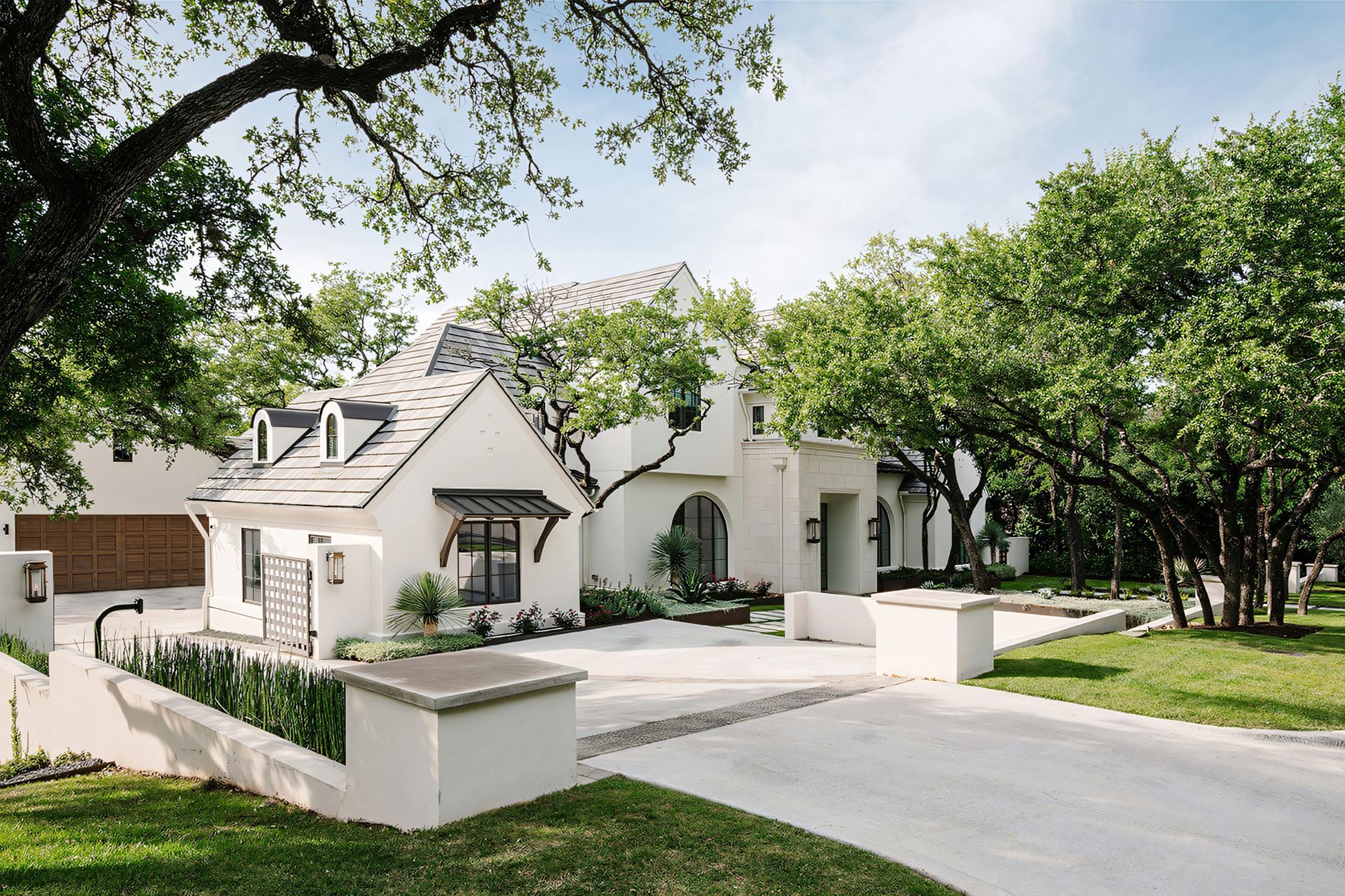 Wallis-Residence-Exterior-ALIGN-Austin-Architects-upscaled-by-StabilityAI.jpg