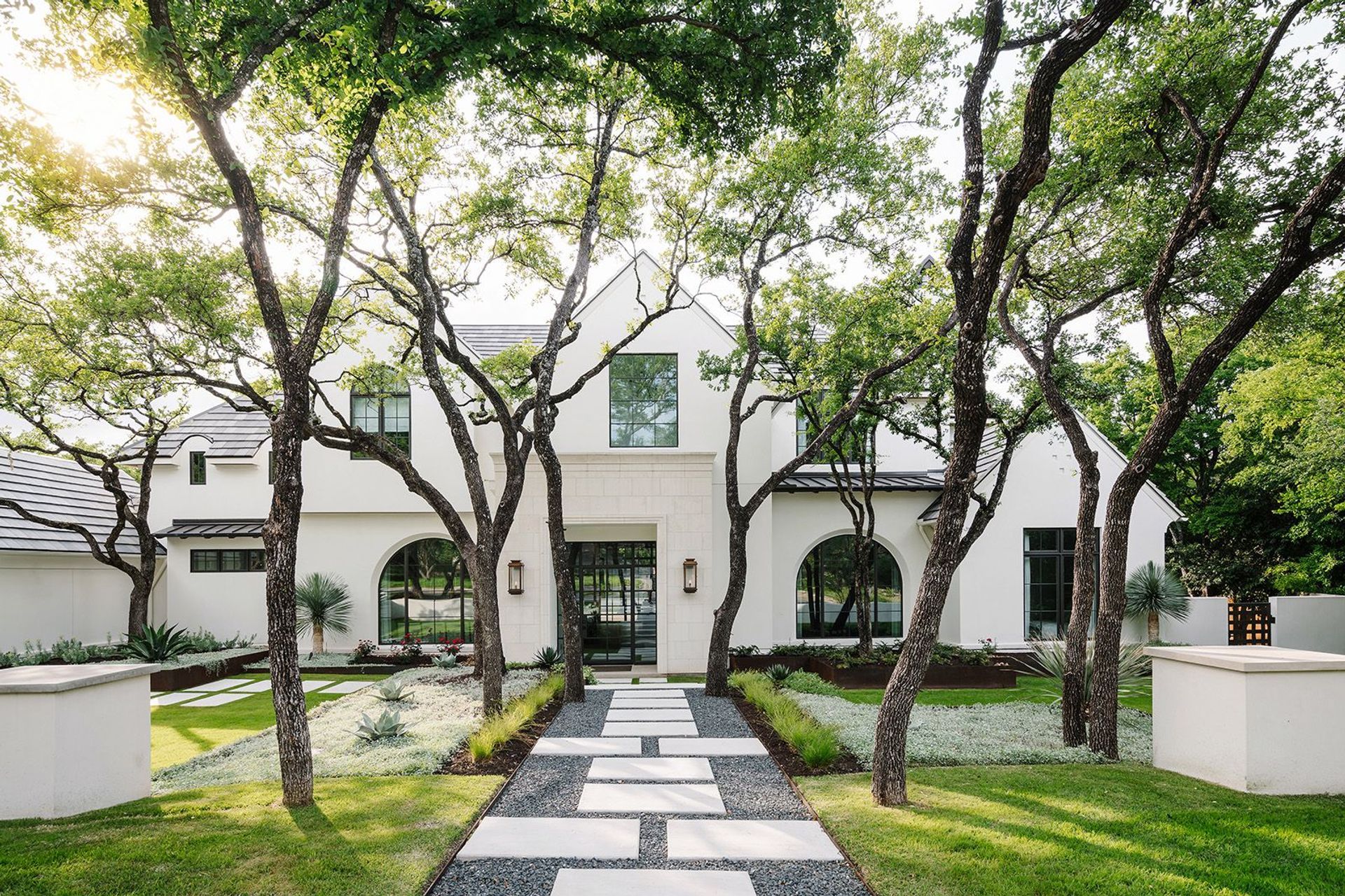 Wallis-Residence-Transitional-Front-Exterior-ALIGN-Austin-Architects.jpg