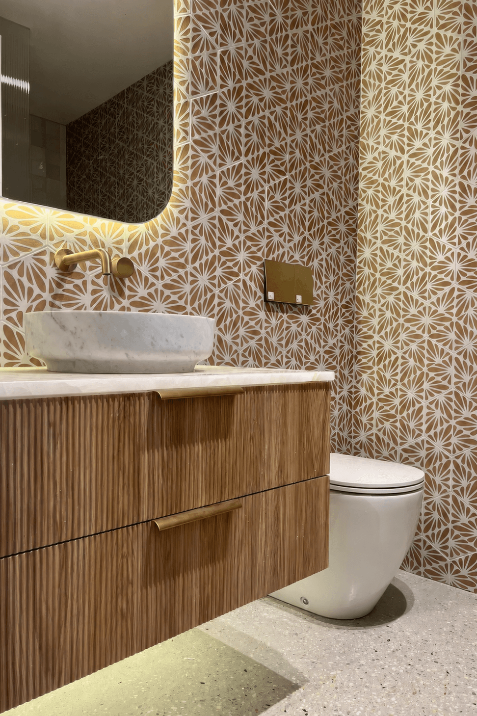 Warm-Scandinavian-Floral-Bathroom.png