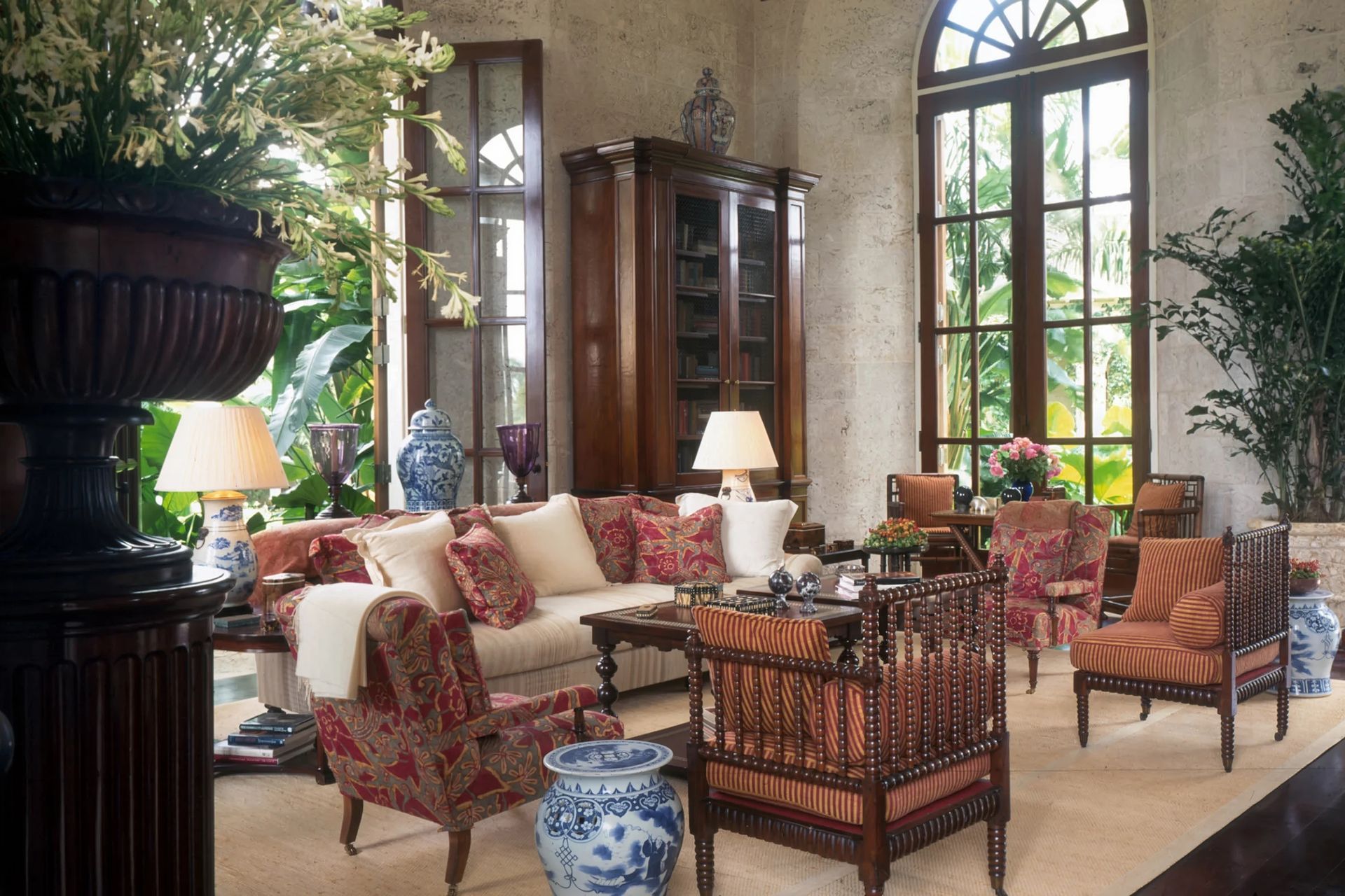 dominican-republic-coastal-retreat-central-salon-interior-ap-compressed-v2.jpg