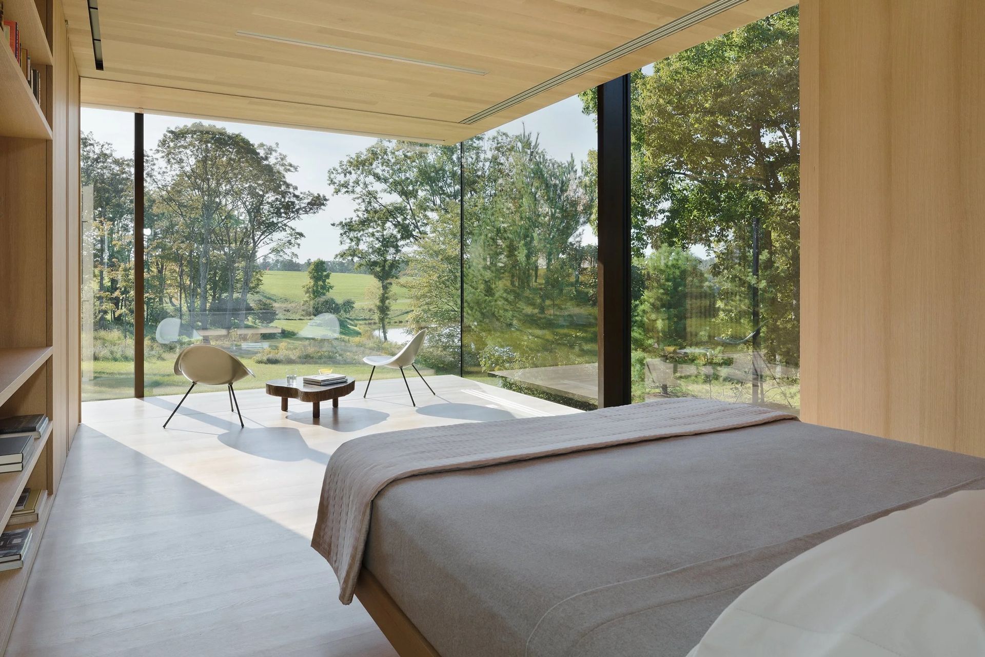 imgi13LMGUESTHOUSE-BEDRMSOUTH.jpg